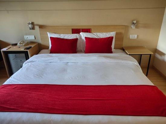 Lumis Studio Apartment ไฮเดอราบัด ภายนอก รูปภาพ